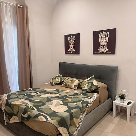 Ninas Home Airport Катания Екстериор снимка
