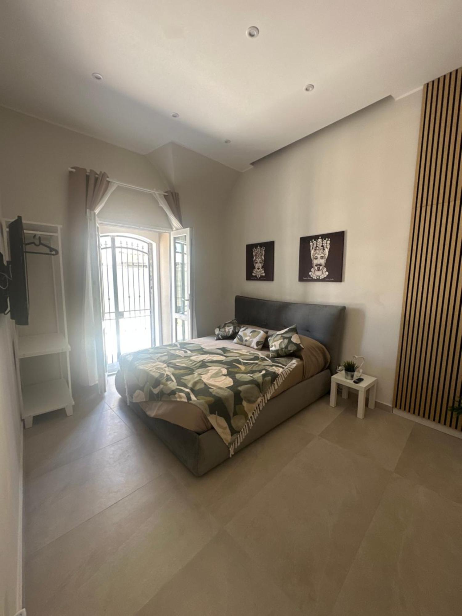 Ninas Home Airport Катания Екстериор снимка